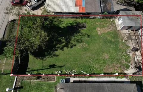 7007 Eagle Pass St, Houston, TX 77020