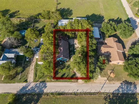713 S Banks St, Caldwell, TX 77836