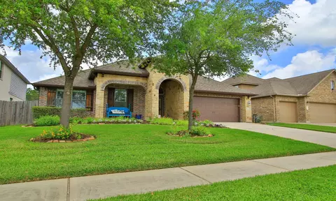10706 Radiant Realm Dr, Tomball, TX 77375