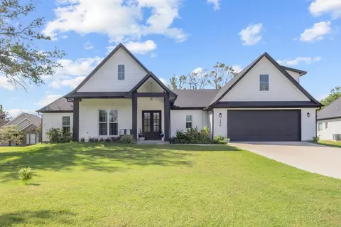 296 Stapper St, Bridge City, TX 77611