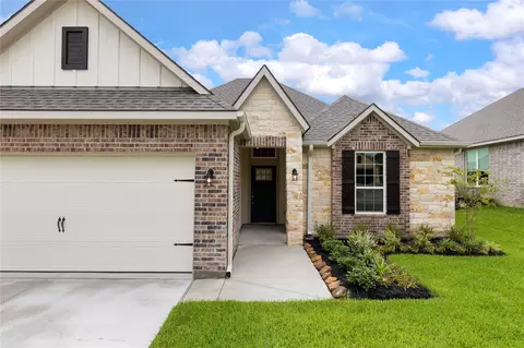 Exterior - 2033 Winepress Rd, Brenham, TX 77833 photo 3 of 11