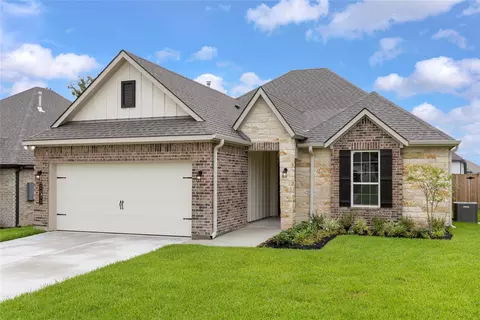 Exterior - 2033 Winepress Rd, Brenham, TX 77833 photo 2 of 11