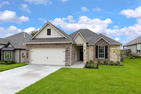 Exterior - 2033 Winepress Rd, Brenham, TX 77833 photo 4 of 11