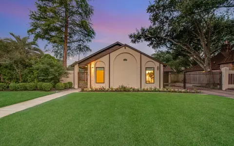 14603 Carolcrest Dr, Houston, TX 77079