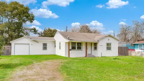 710 Roosevelt St, La Marque, TX 77568