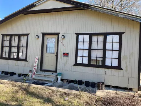 603 Hospital St, Tomball, TX 77375