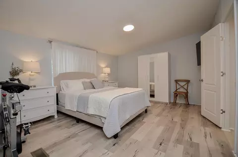 Bedroom - 14186 Shadow Bay Dr, Willis, TX 77318 photo 5 of 7