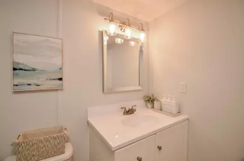 Bath - 14186 Shadow Bay Dr, Willis, TX 77318 photo 4 of 5