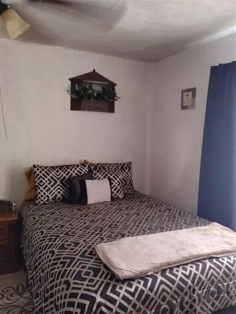 807 Allen Rd, Brenham, TX 77833