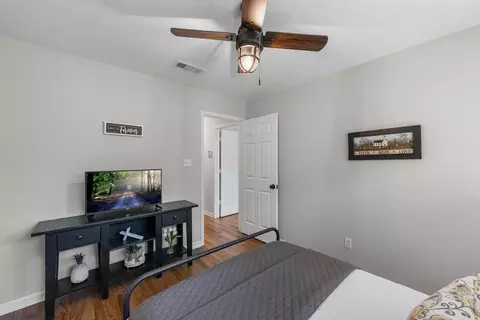 Bedroom - 606 Walnut St, Sweeny, TX 77480 photo 1 of 5