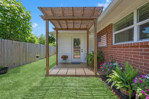 Exterior - 606 Walnut St, Sweeny, TX 77480 photo 5 of 5