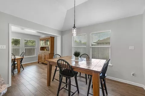 Dining - 606 Walnut St, Sweeny, TX 77480 photo 5 of 5