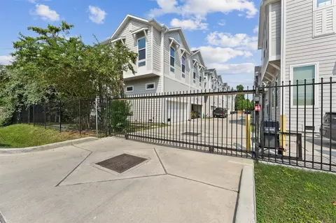5610 Patrick St #H, Houston, TX 77076