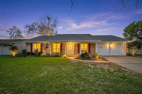 9515 Beverlyhill St, Houston, TX 77063