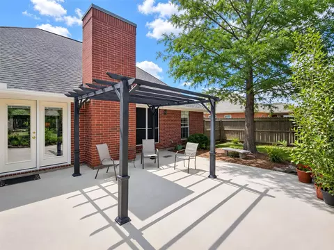 12311 Fisher Dr, Baytown, TX 77523