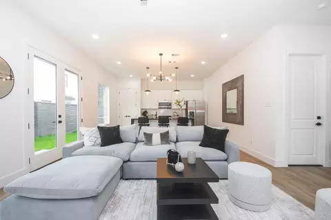 6533 Sealey St, Houston, TX 77091