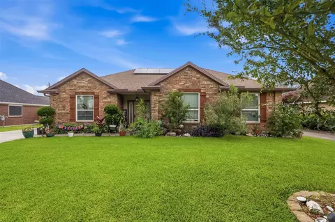 2610 18th St N, Texas City, TX 77590