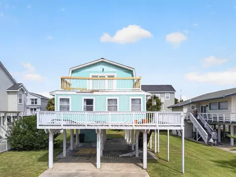 13822 San Domingo Dr, Galveston, TX 77554