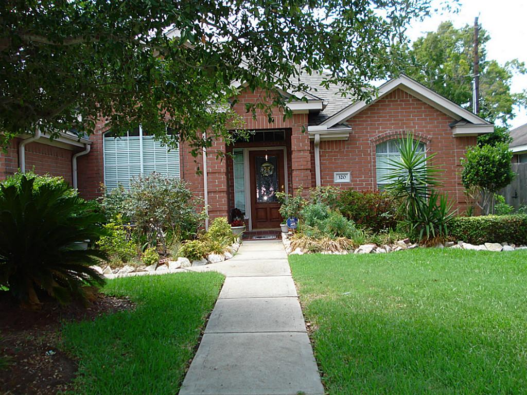 320 Cole St, Webster, TX 77598 photo 1