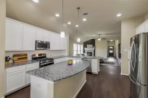 Kitchen - 23710 Walnut Maze Ct, Spring, TX 77389 photo 2 of 4