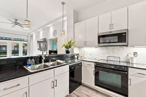 1901 Post Oak Blvd #1501, Houston, TX 77056