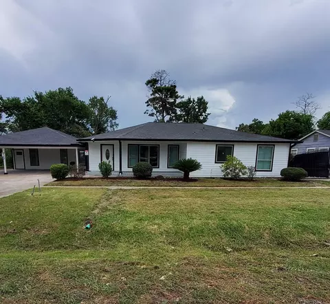 8609 Homewood Ln, Houston, TX 77028