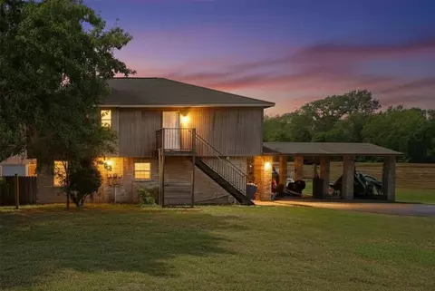 1124 Rosas St, Stafford, TX 77477