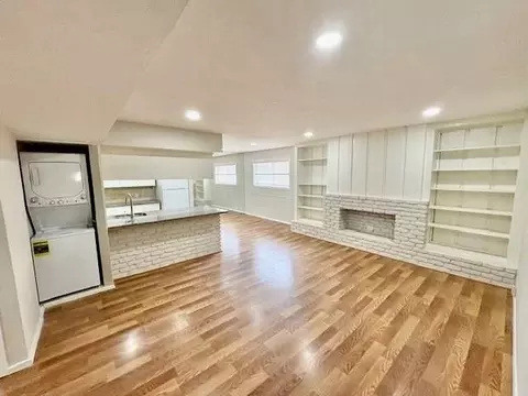 2101 Fountain View Dr #14, Houston, TX 77057