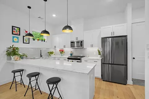 2511 Stuart St, Houston, TX 77004