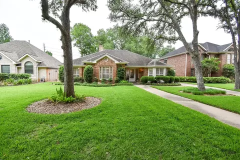 3542 Mesquite Dr, Sugar Land, TX 77479