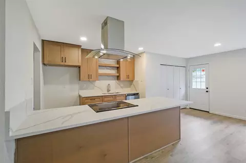 5007 Ridgecreek Dr, Houston, TX 77053