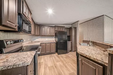 Kitchen - 16357 Summit Oaks, Conroe, TX 77303 photo 2 of 2