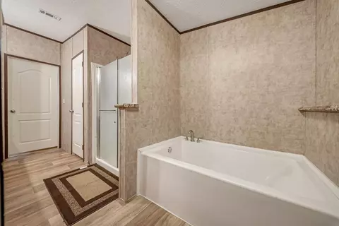 Bath - 16357 Summit Oaks, Conroe, TX 77303 photo 1 of 4
