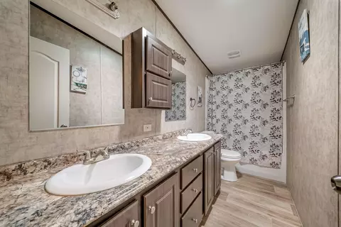 Bath - 16357 Summit Oaks, Conroe, TX 77303 photo 4 of 4