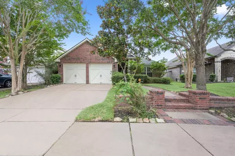 18226 E Willow Oak Bend Dr, Cypress, TX 77433