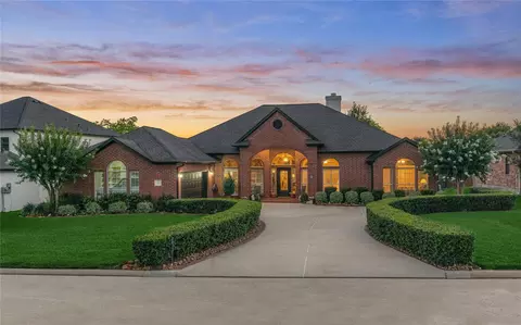 43 Winterhaven Ln, Montgomery, TX 77356