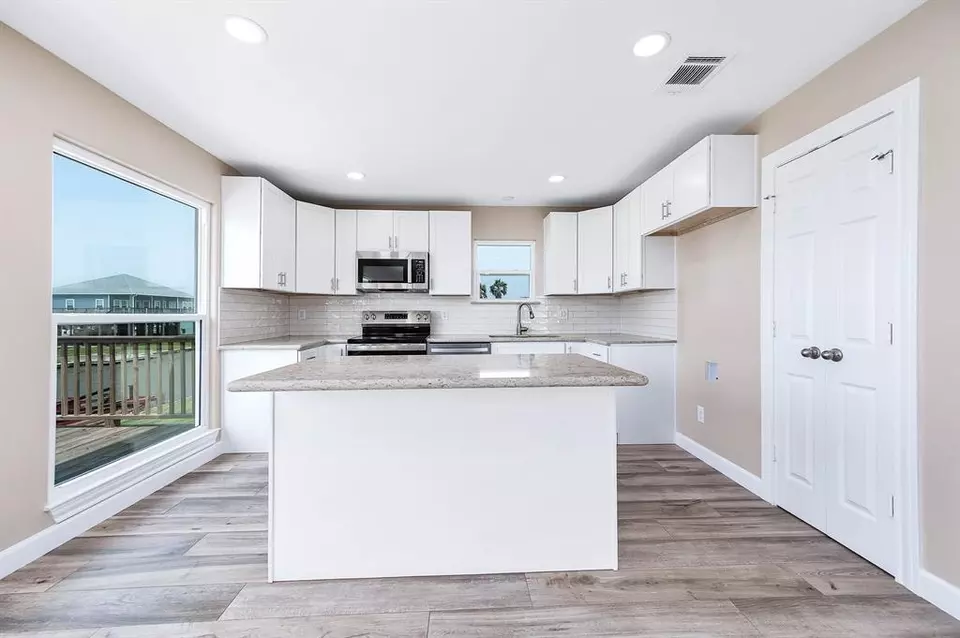 Kitchen - 26778 Fm 457, Sargent, TX 77414 photo 1 of 5