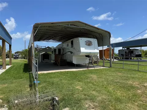153 N Mae Cir, Crystal Beach, TX 77650