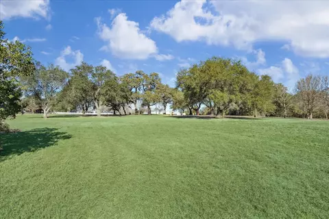 509 N Live Oak St, Round Top, TX 78954