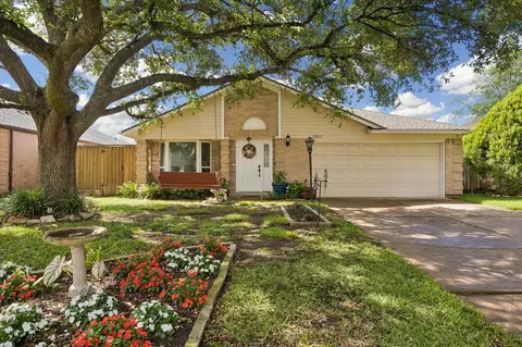 12827 Sandri Ln, Houston, TX 77077