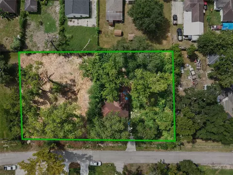 9321 Sundown Dr, Houston, TX 77016