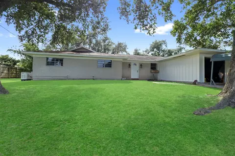 211 Rue Orleans St, Baytown, TX 77520