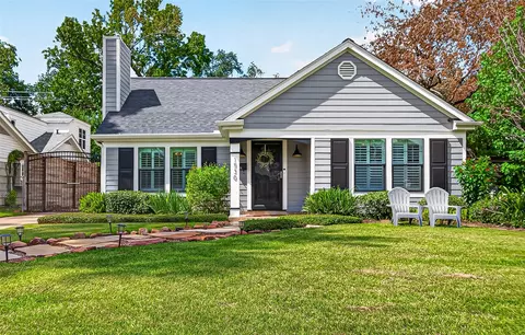 1530 Sue Barnett Dr, Houston, TX 77018