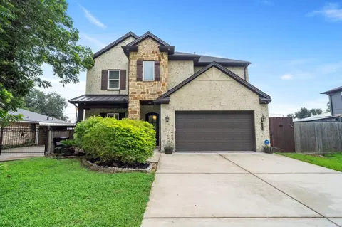 6806 Heron Dr, Houston, TX 77087