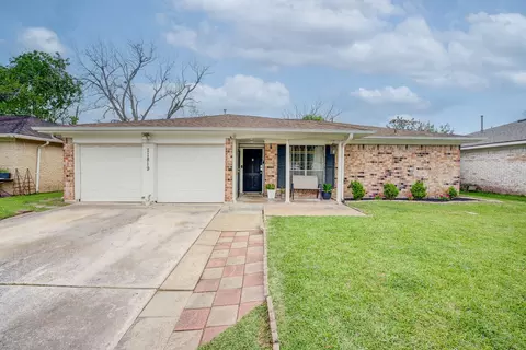11819 S Nottingham Cir, Houston, TX 77071