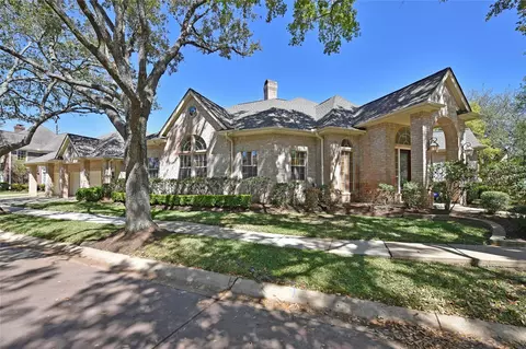 1710 Oyster Point Dr, Sugar Land, TX 77478