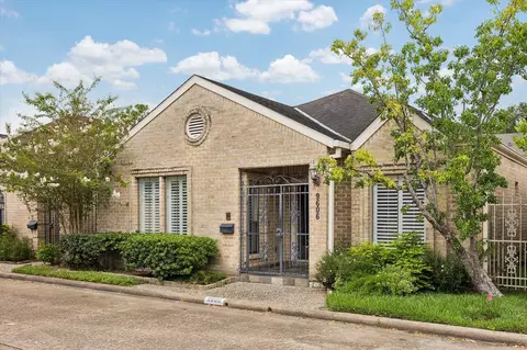 9606 Bayou Brook St, Houston, TX 77063