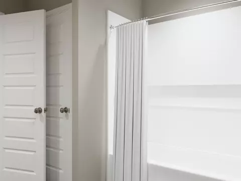Bath - 2356 Pipefish Dr, Conroe, TX 77384 photo 2 of 4
