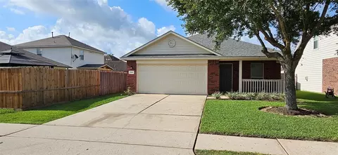 919 Yorkshire Holw, Fresno, TX 77545