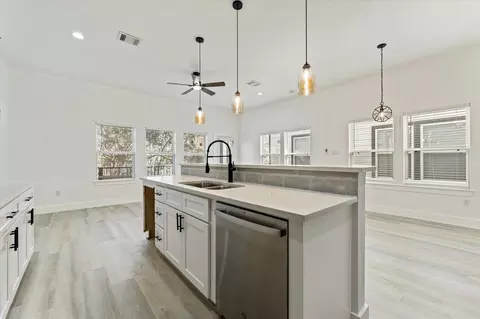 723 E 37th St, Houston, TX 77022